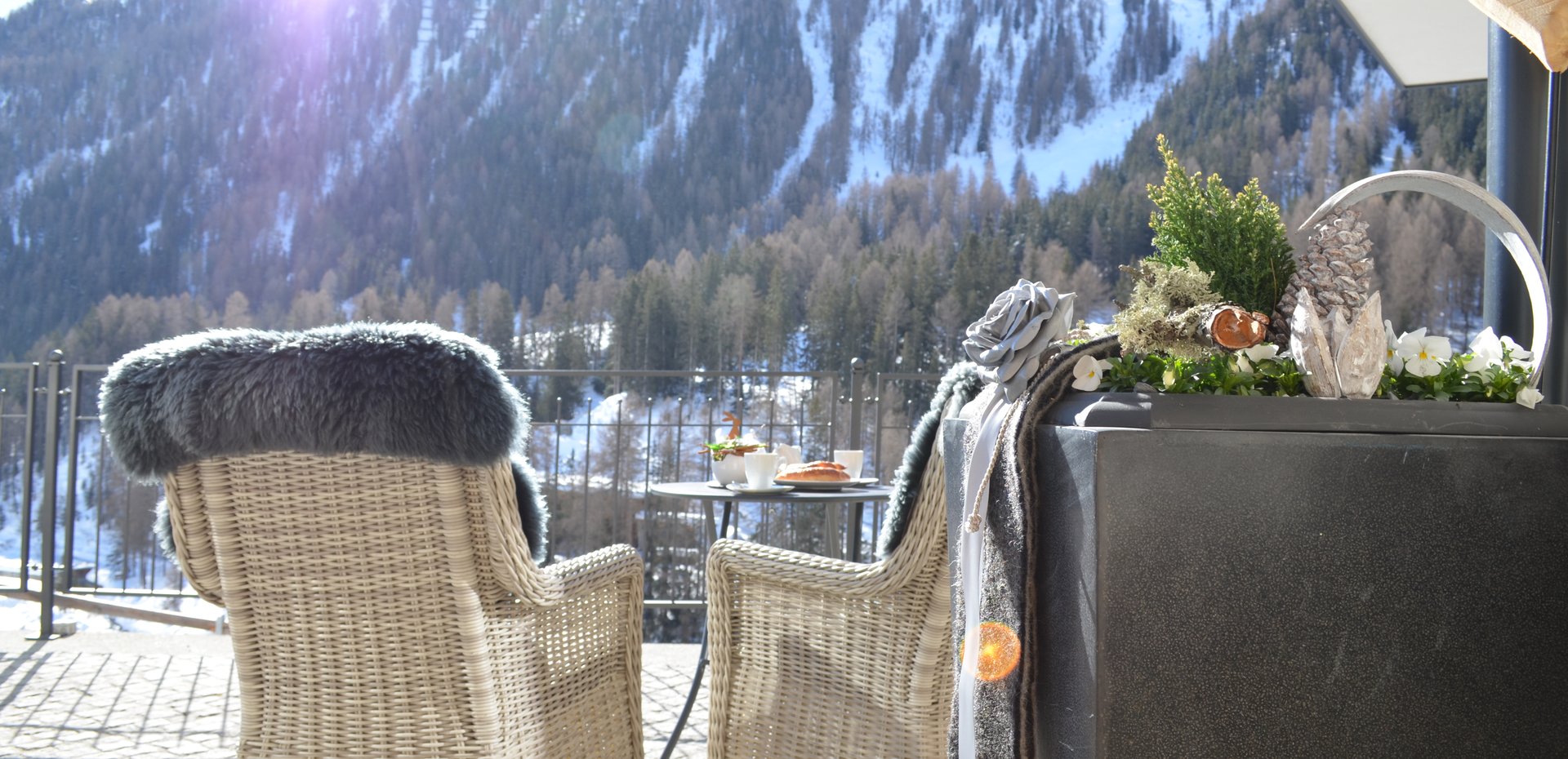 header-img