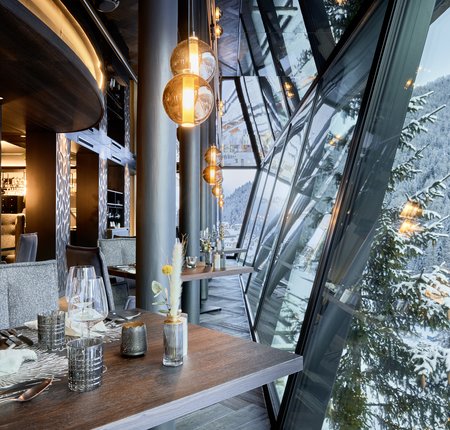 laret-panorama-dining-samnaun.jpg